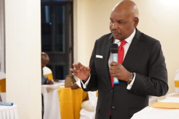 Makau Mutua tells fuel protesters to open Hormuz